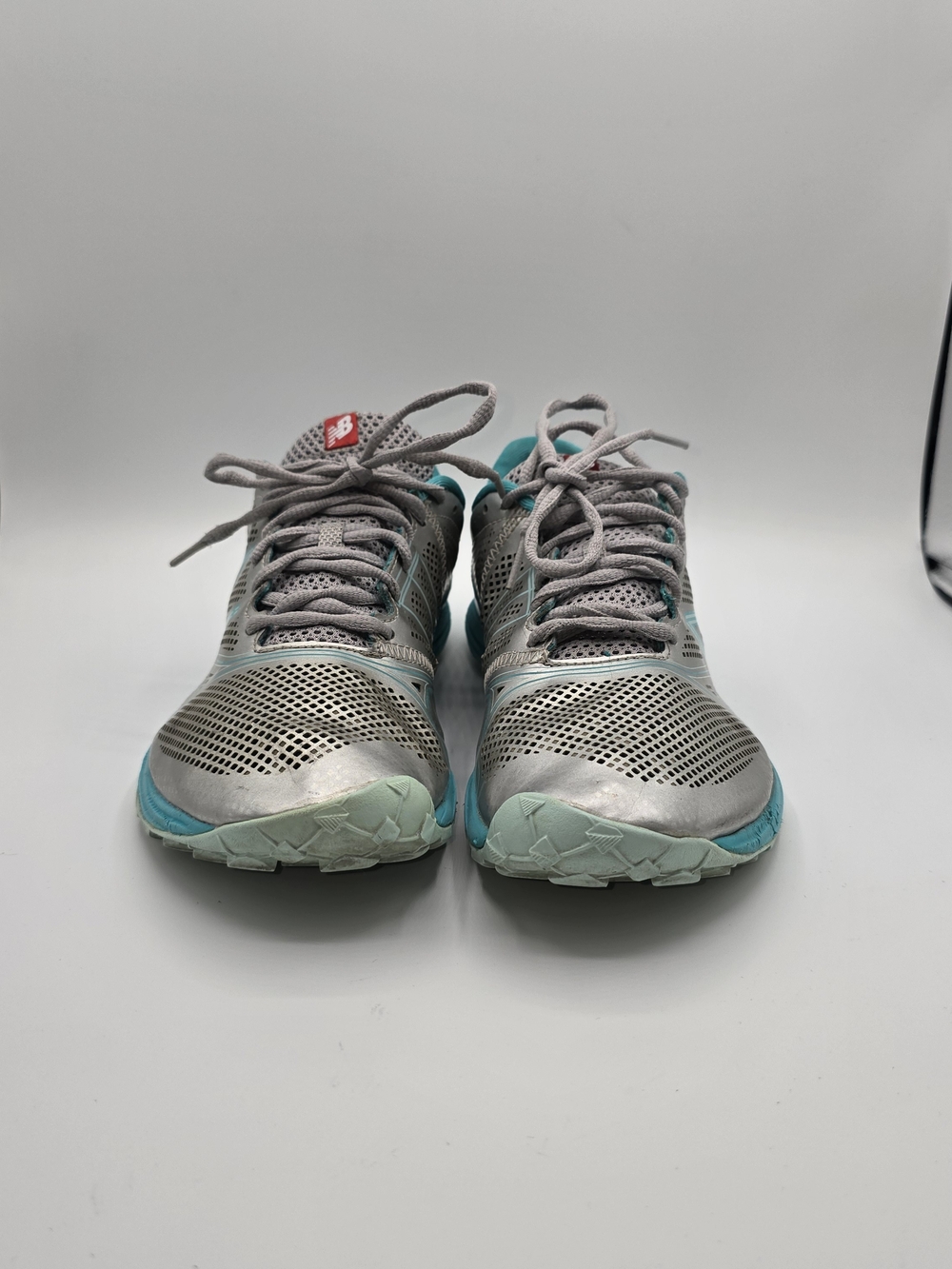 New Balance Women's 10.5 Silver & Teal Athletic Trainers Lightweight Walking